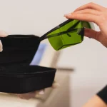 Γιατί φοράμε γυαλιά στο λέιζερ