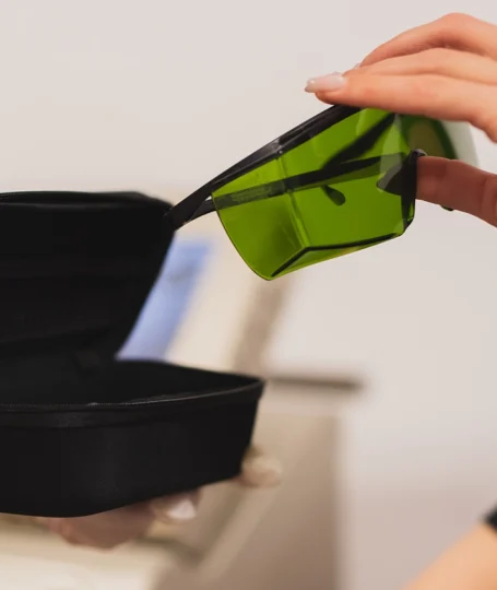 Γιατί φοράμε γυαλιά στο λέιζερ